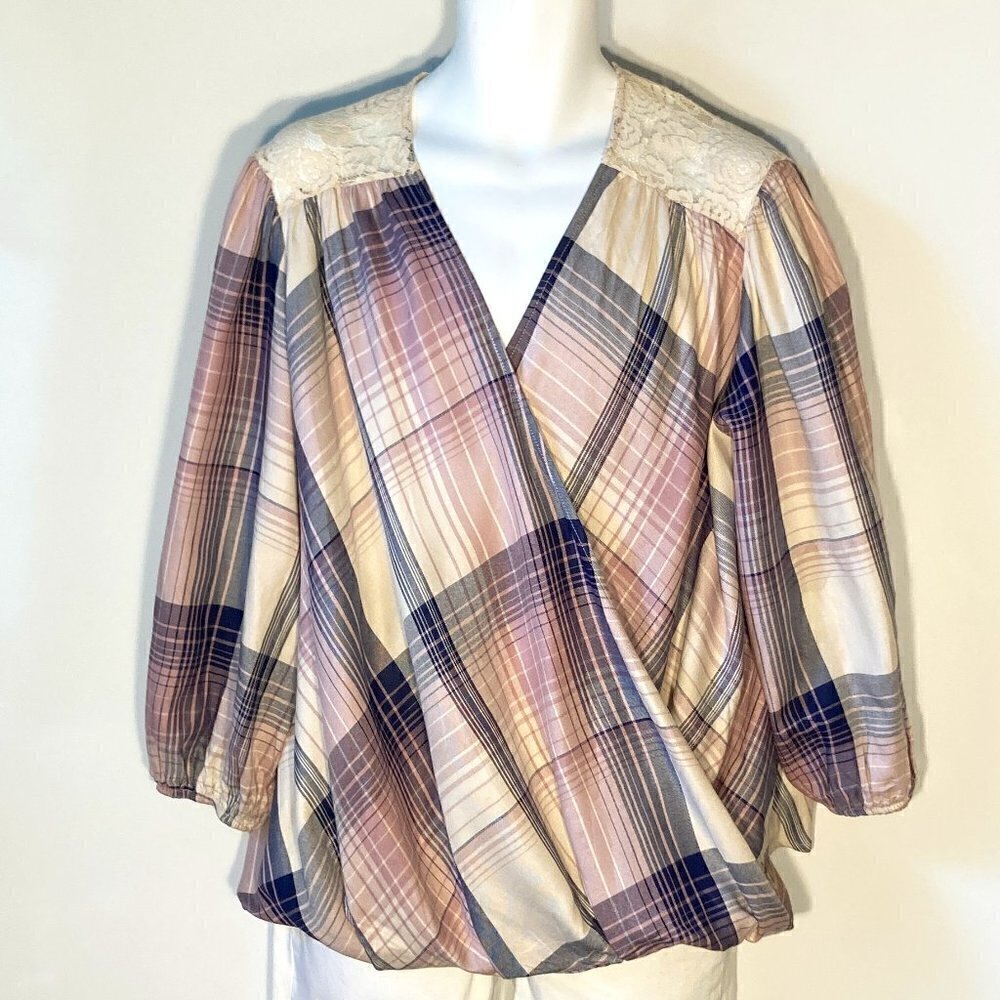 Cato SZ 22/24 NWT navy Ivory lavender plaid wrap style lace detailed top